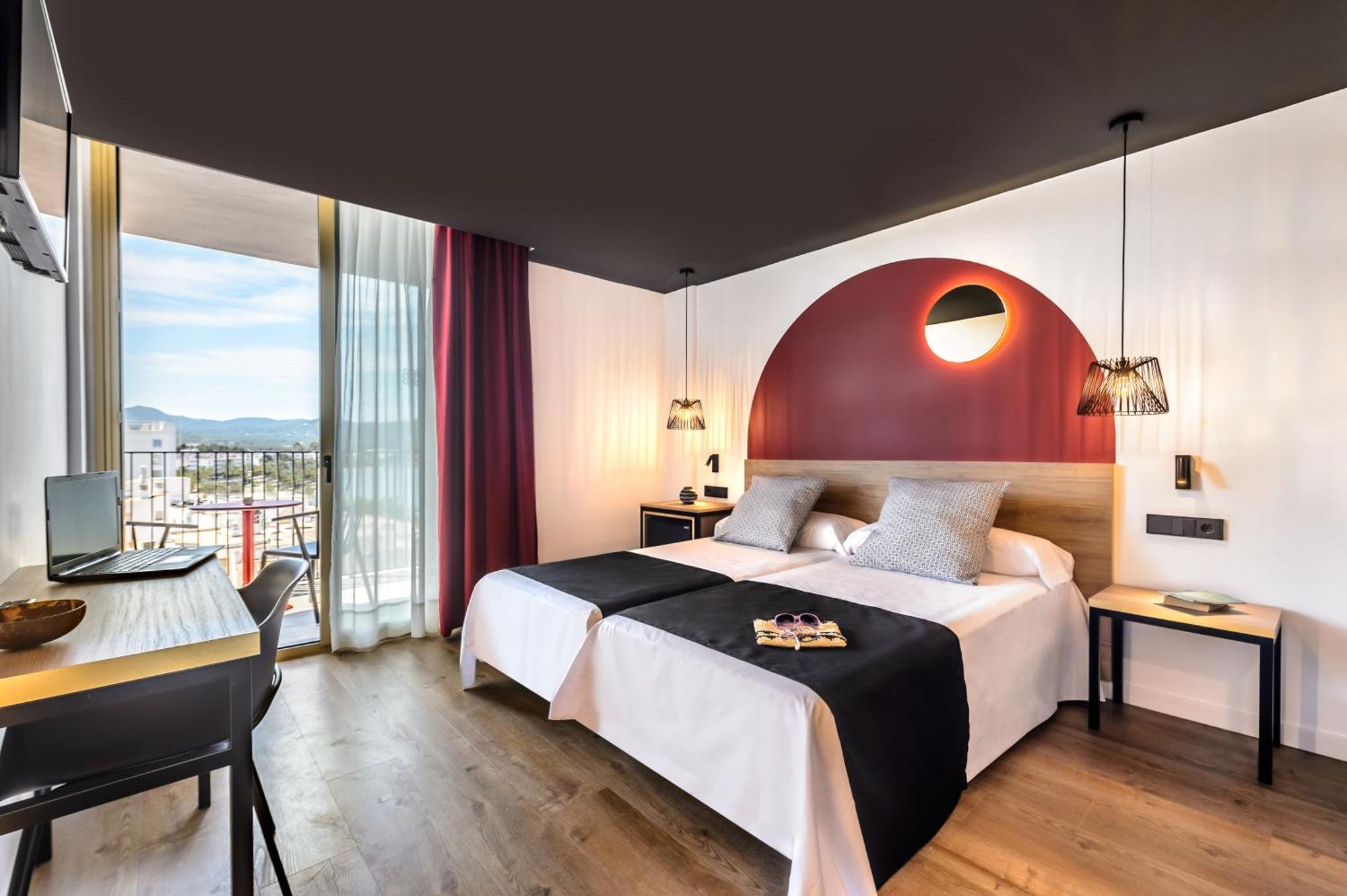 Hotel Vibra District - Adults Only Sant Antoni de Portmany Dış mekan fotoğraf