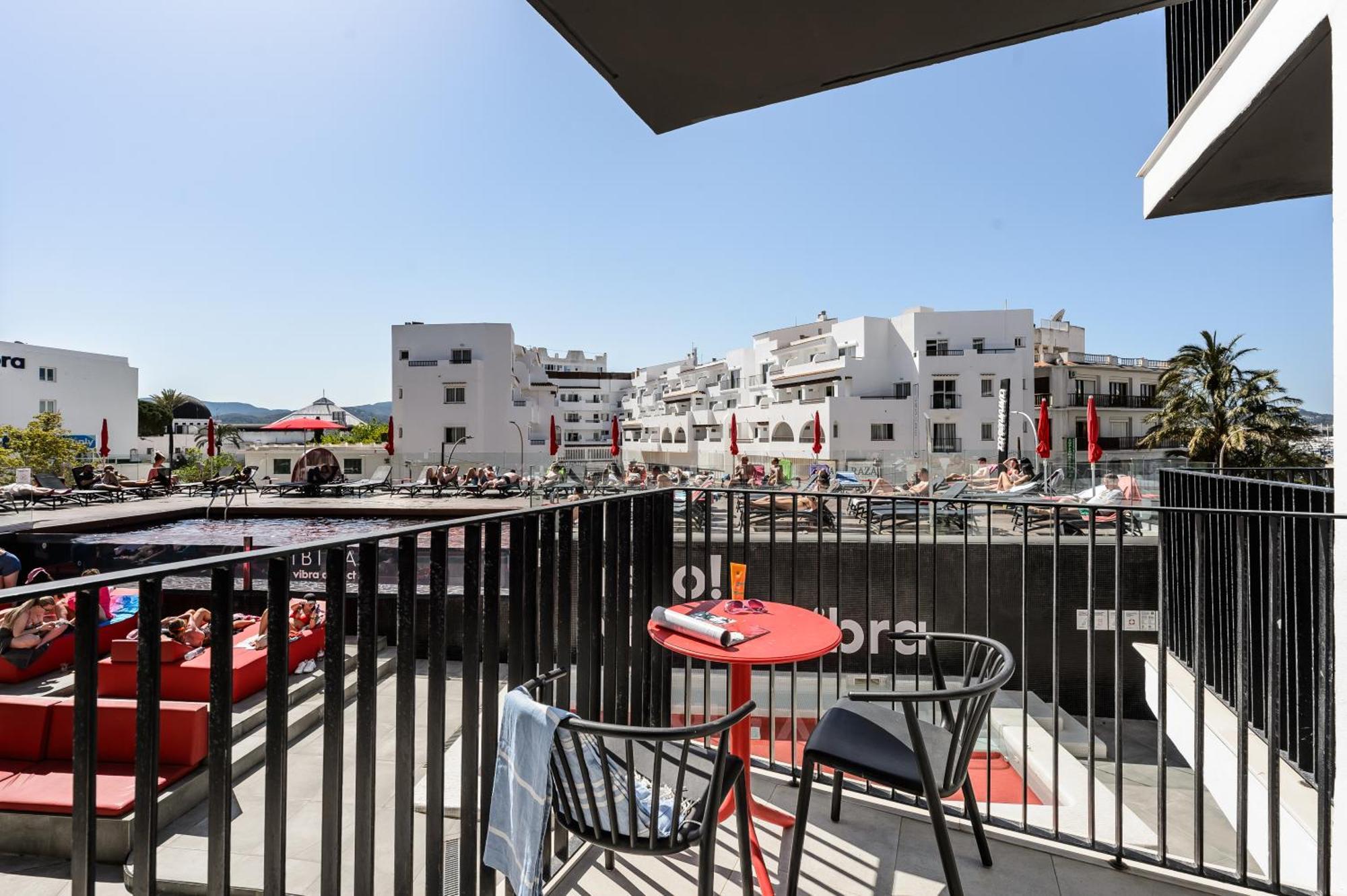 Hotel Vibra District - Adults Only Sant Antoni de Portmany Dış mekan fotoğraf