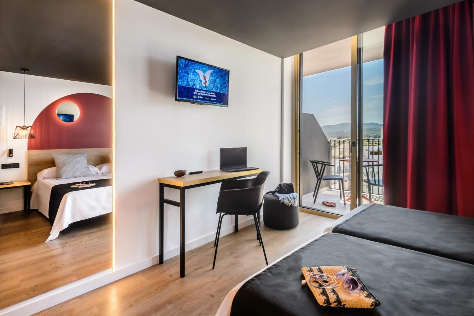 Hotel Vibra District - Adults Only Sant Antoni de Portmany Dış mekan fotoğraf