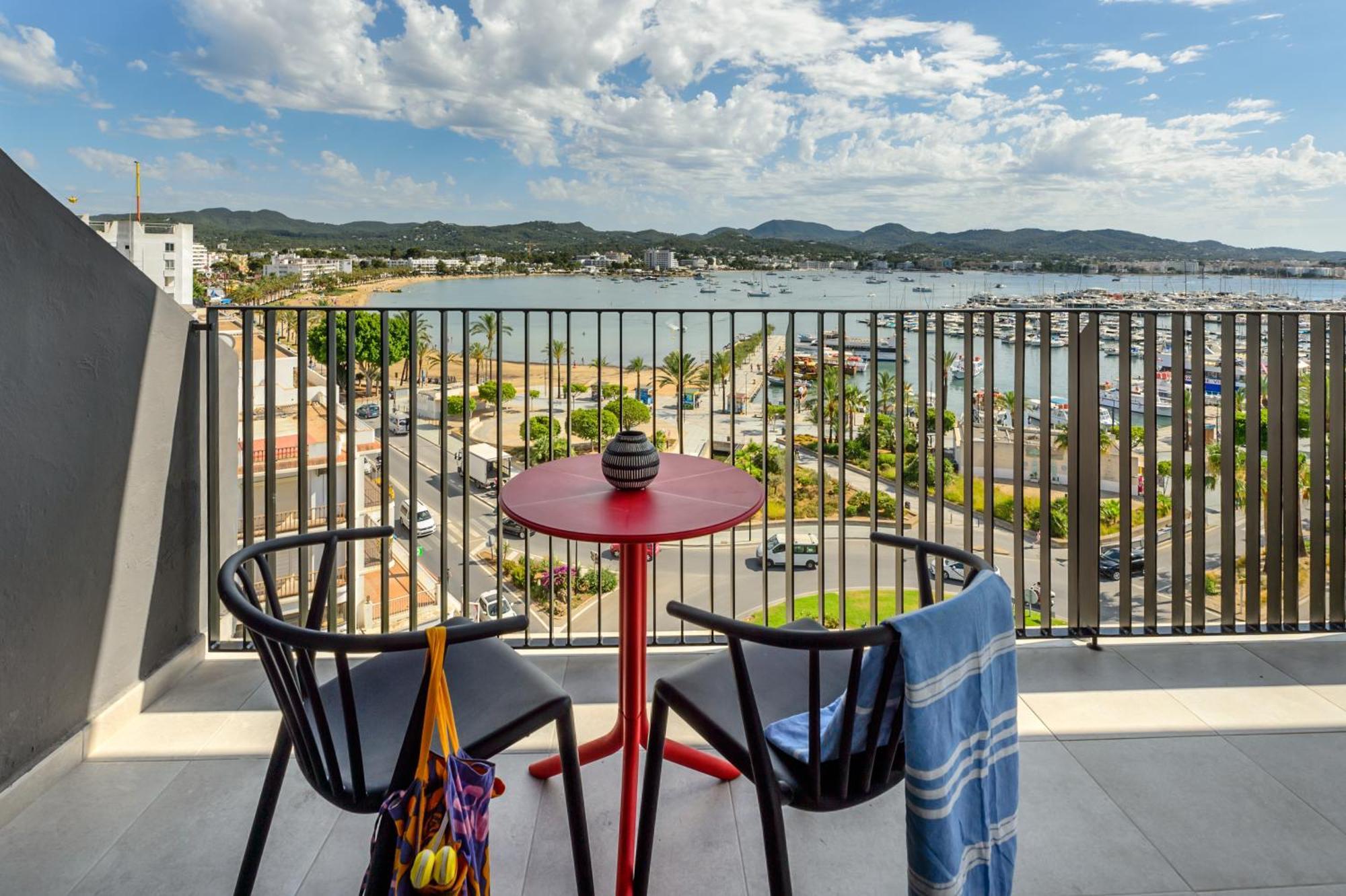 Hotel Vibra District - Adults Only Sant Antoni de Portmany Dış mekan fotoğraf