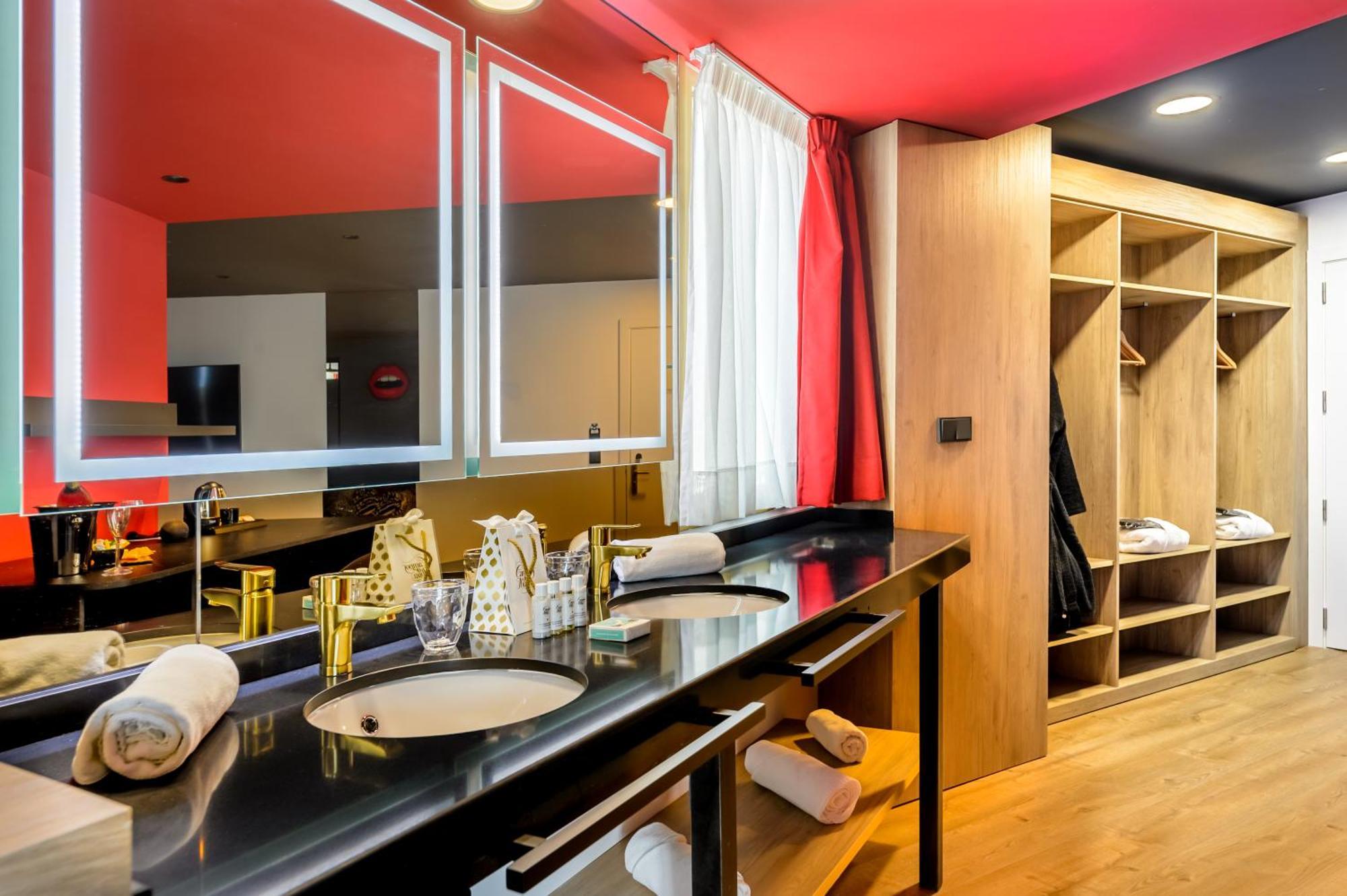 Hotel Vibra District - Adults Only Sant Antoni de Portmany Dış mekan fotoğraf