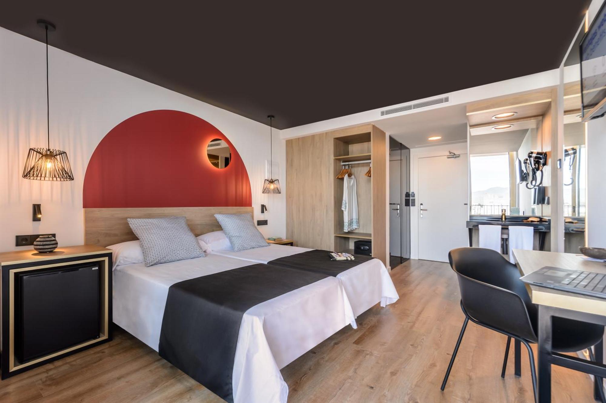 Hotel Vibra District - Adults Only Sant Antoni de Portmany Dış mekan fotoğraf